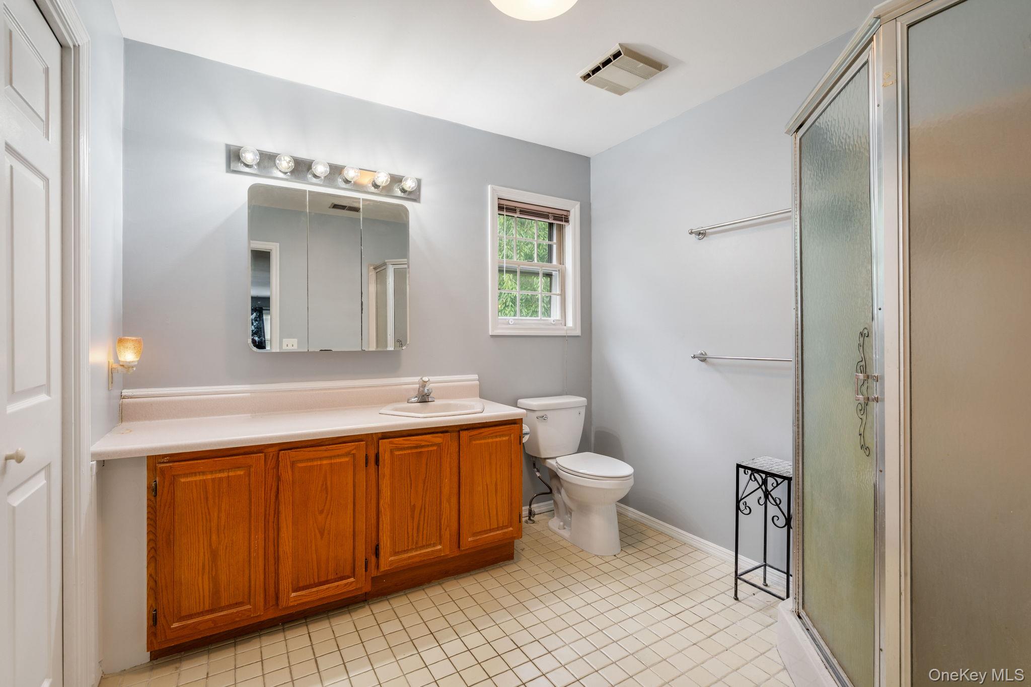 5 Windsor Court, Poughkeepsie, NY 12601