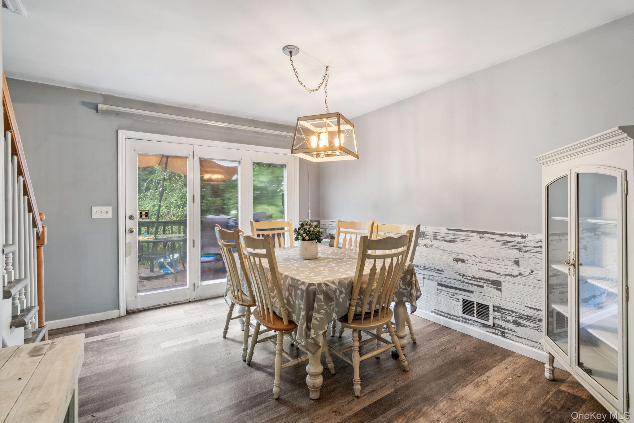 5 Windsor Court, Poughkeepsie, NY 12601