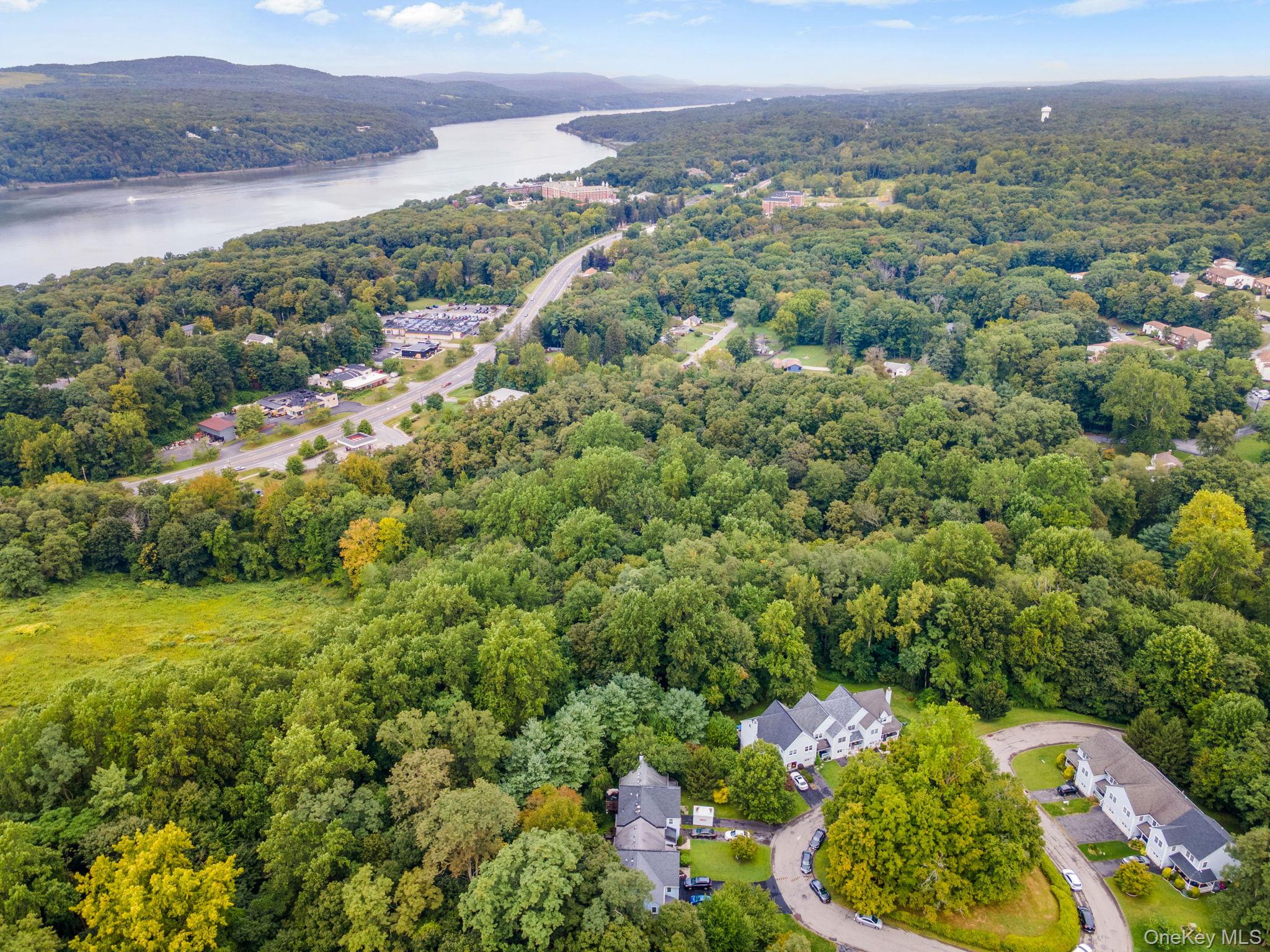 5 Windsor Court, Poughkeepsie, NY 12601