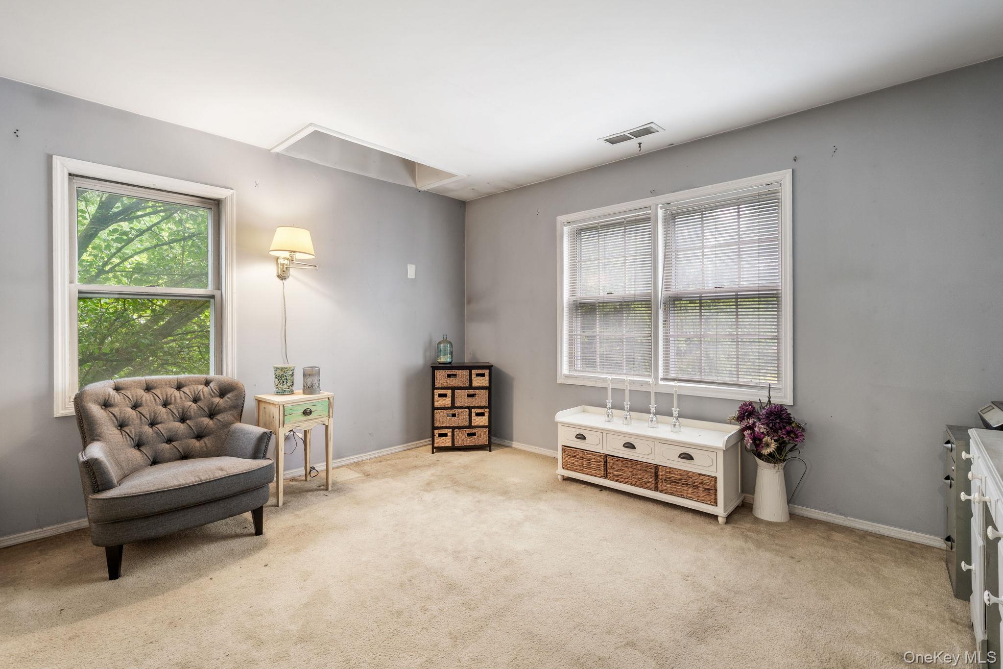 5 Windsor Court, Poughkeepsie, NY 12601