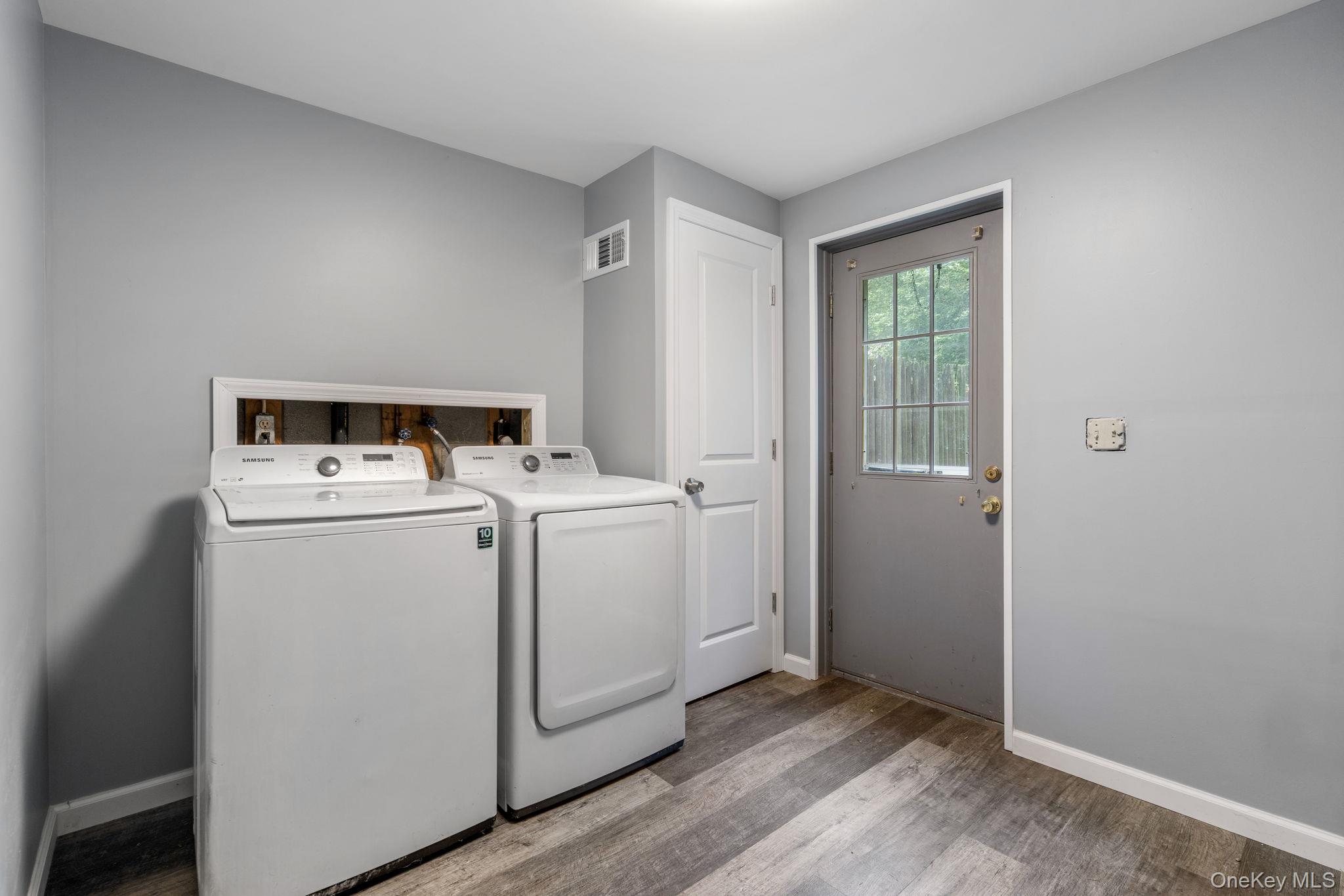 5 Windsor Court, Poughkeepsie, NY 12601