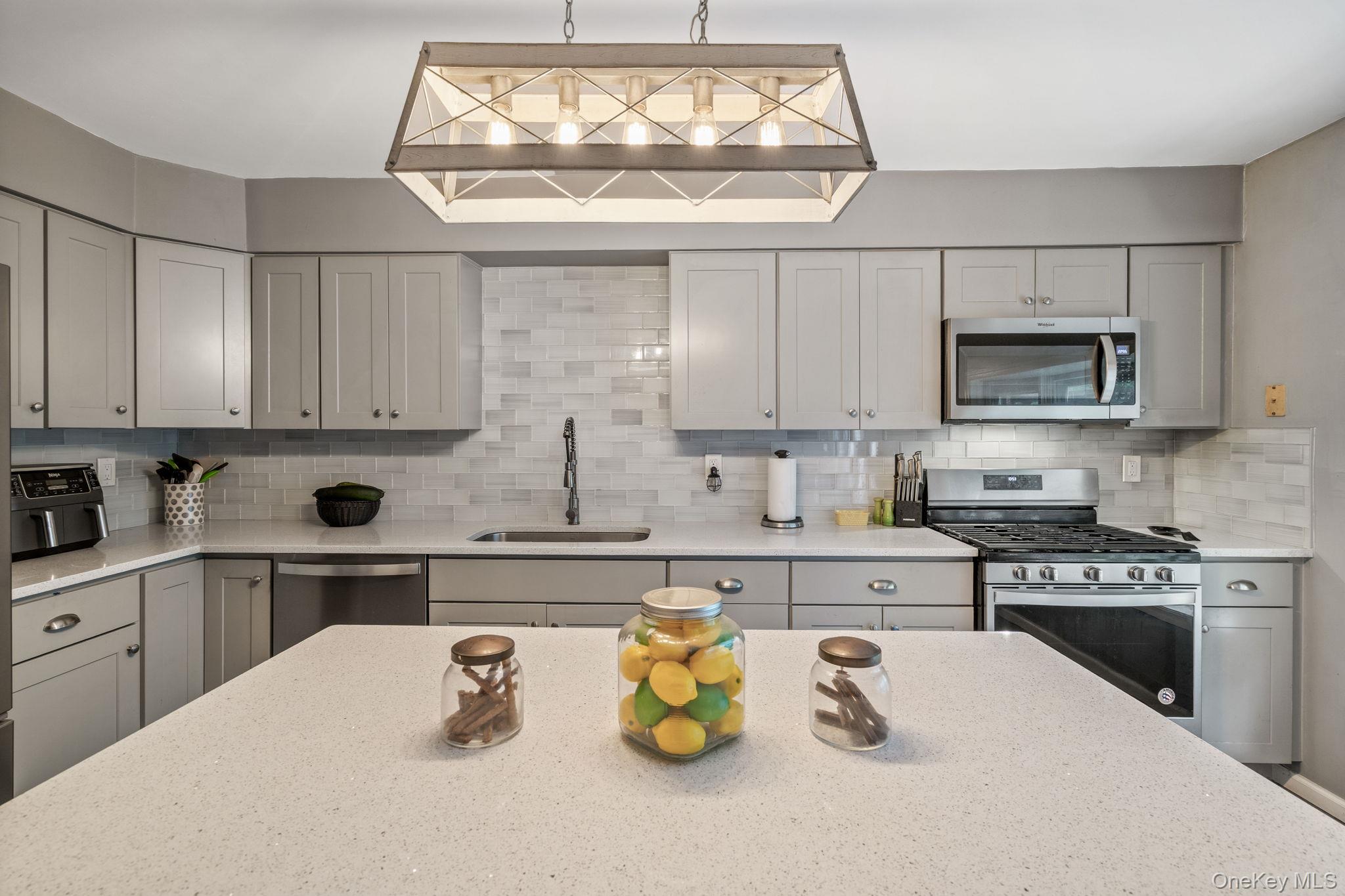 5 Windsor Court, Poughkeepsie, NY 12601