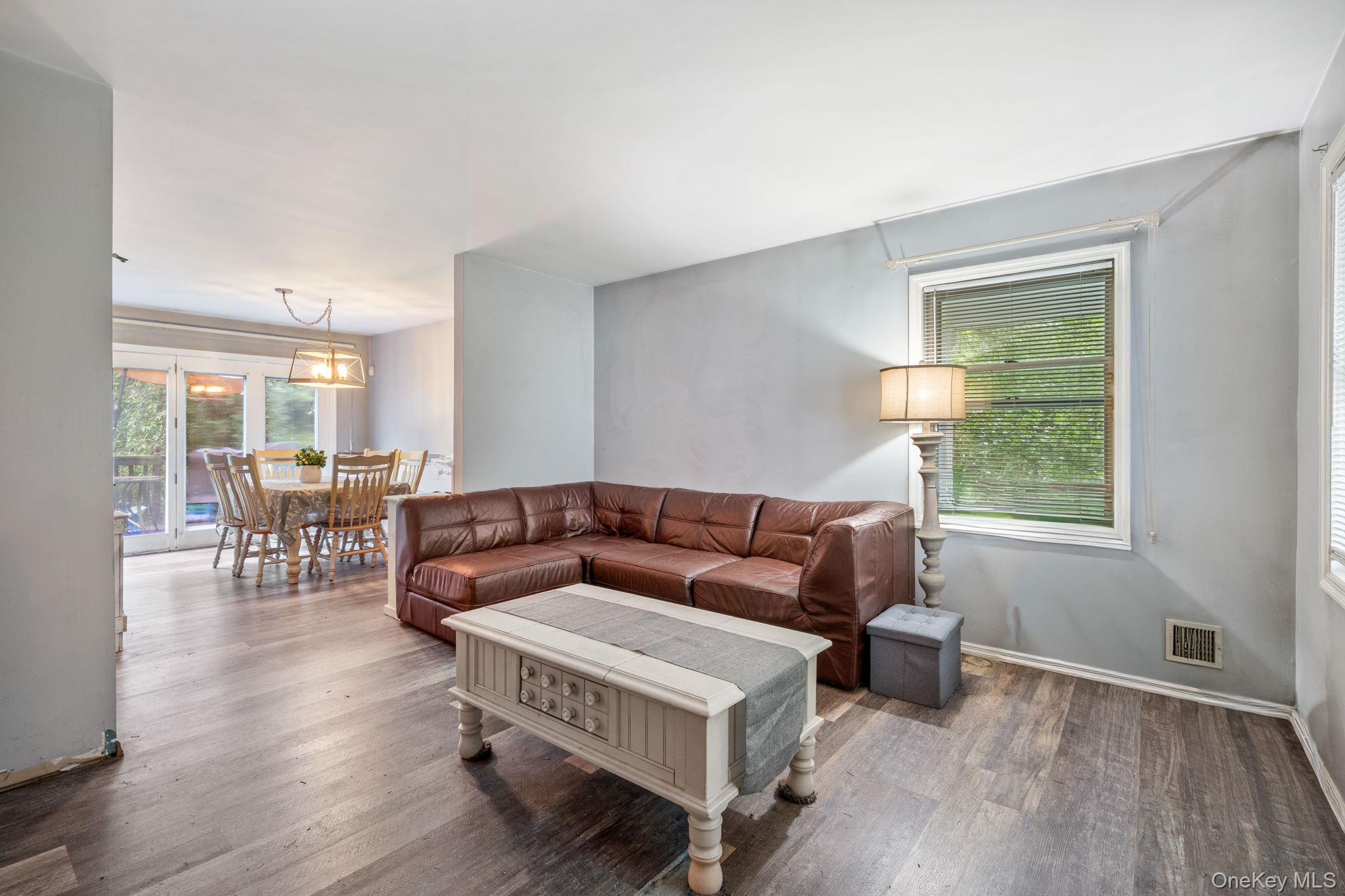 5 Windsor Court, Poughkeepsie, NY 12601