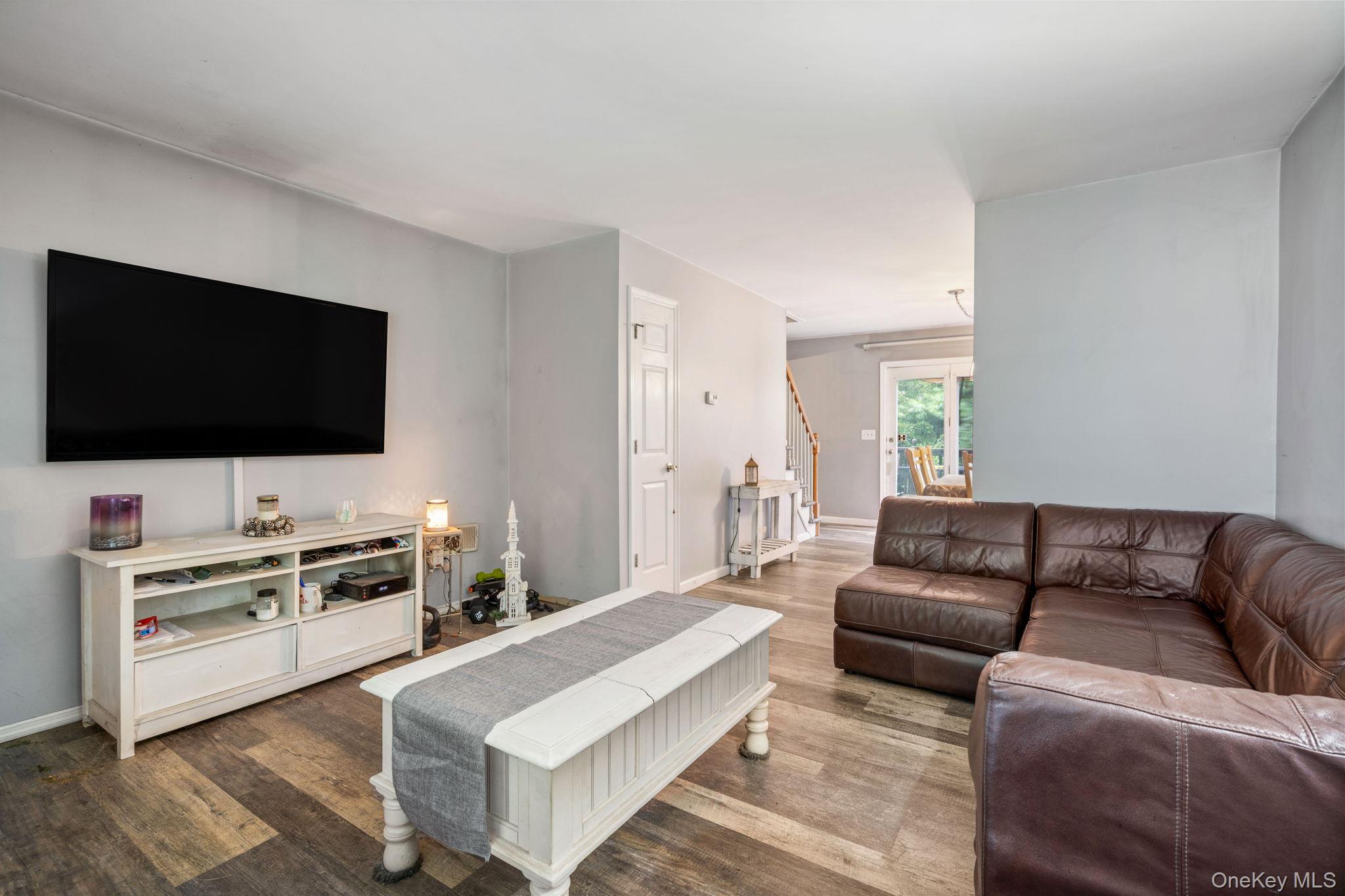 5 Windsor Court, Poughkeepsie, NY 12601