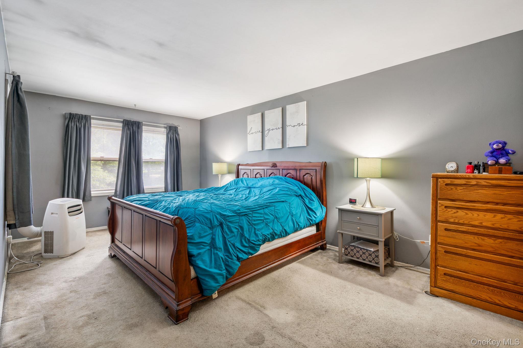 5 Windsor Court, Poughkeepsie, NY 12601