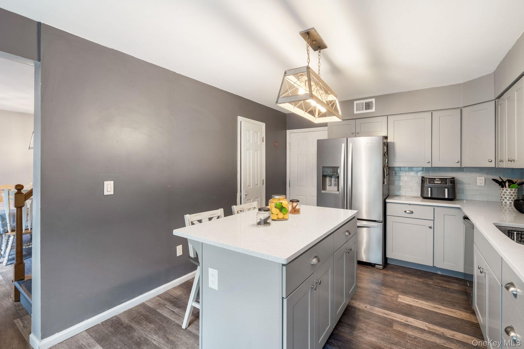 5 Windsor Court, Poughkeepsie, NY 12601