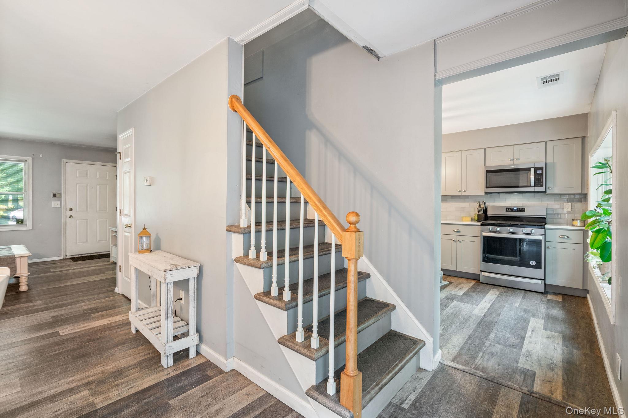 5 Windsor Court, Poughkeepsie, NY 12601