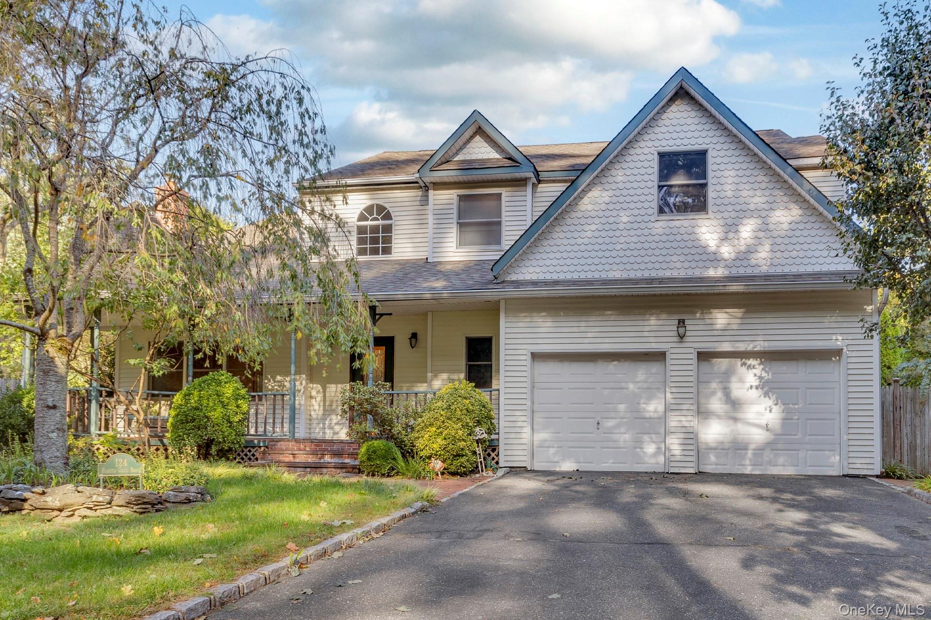 124 Fleets Cove Road, Huntington, NY 11743