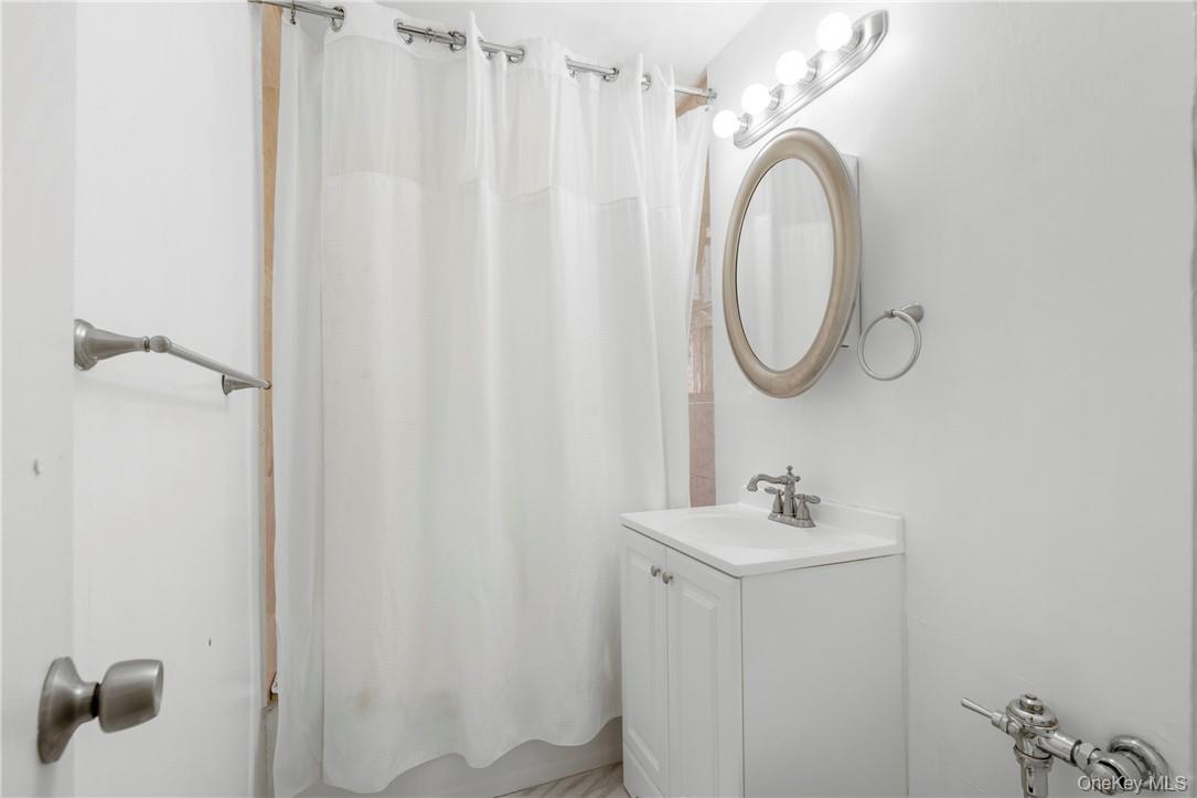 525 W 235 Street # 4C, Bronx, NY 10463