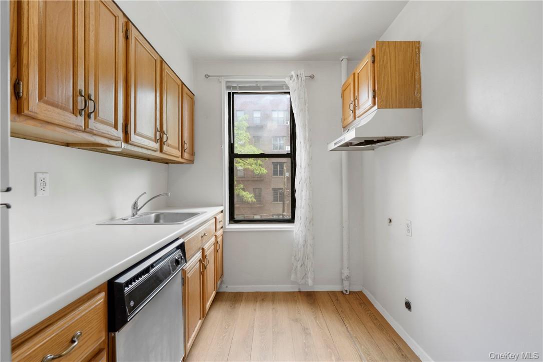 525 W 235 Street # 4C, Bronx, NY 10463