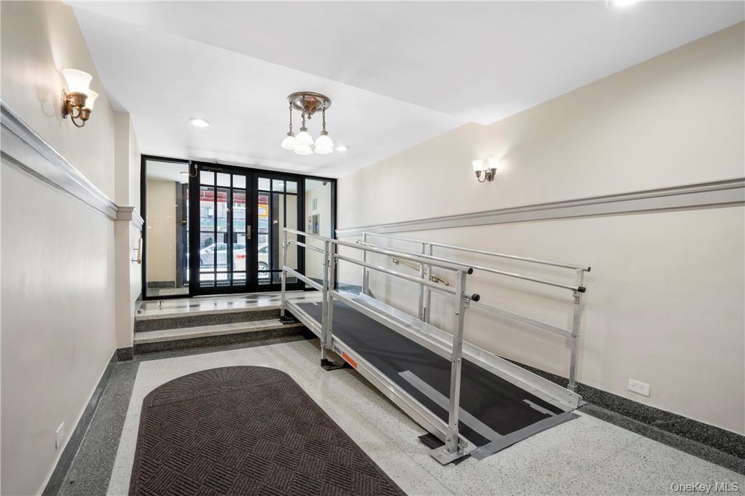525 W 235 Street # 4C, Bronx, NY 10463