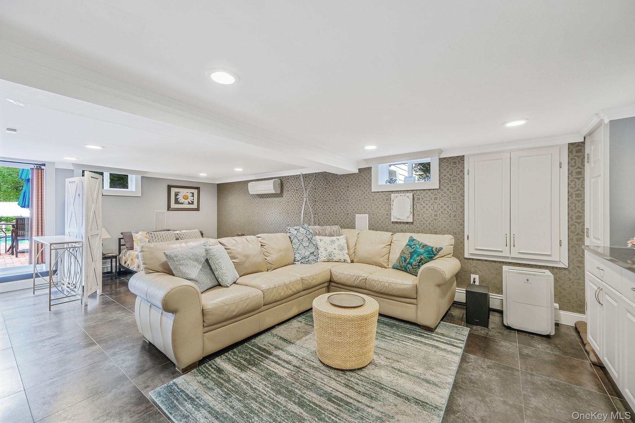 123 South Road, Wading River, NY 11792