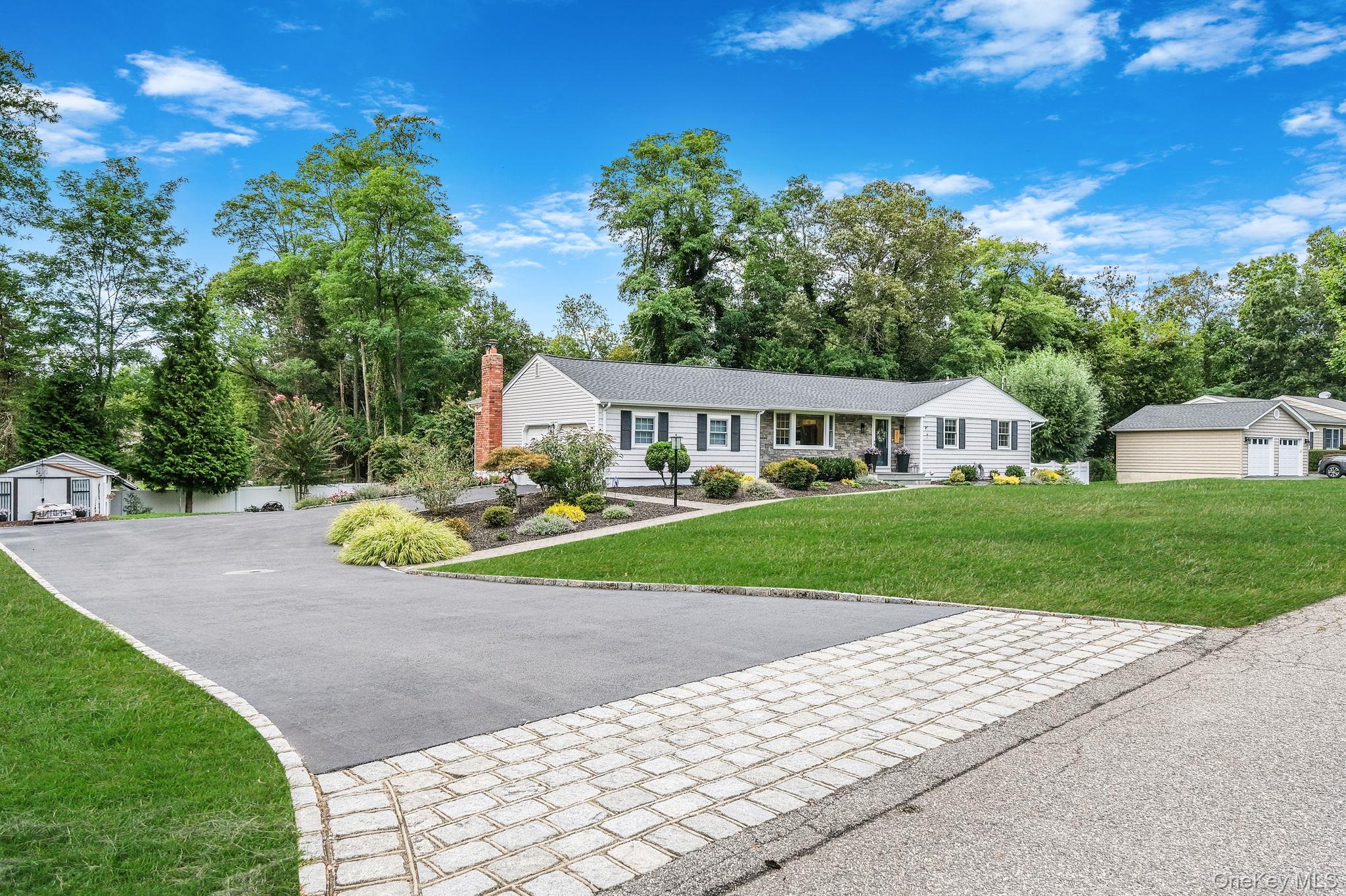 123 South Road, Wading River, NY 11792