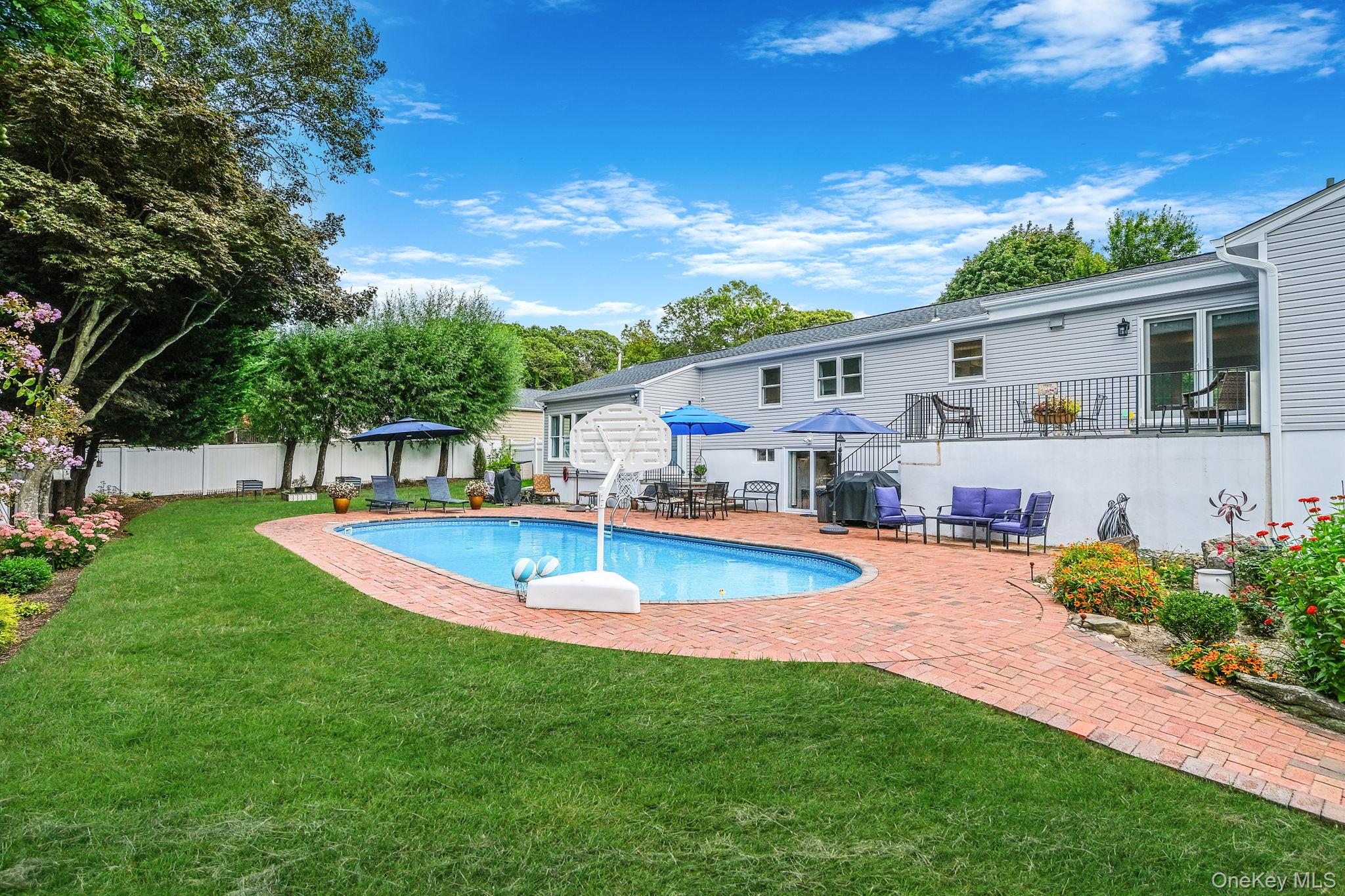 123 South Road, Wading River, NY 11792