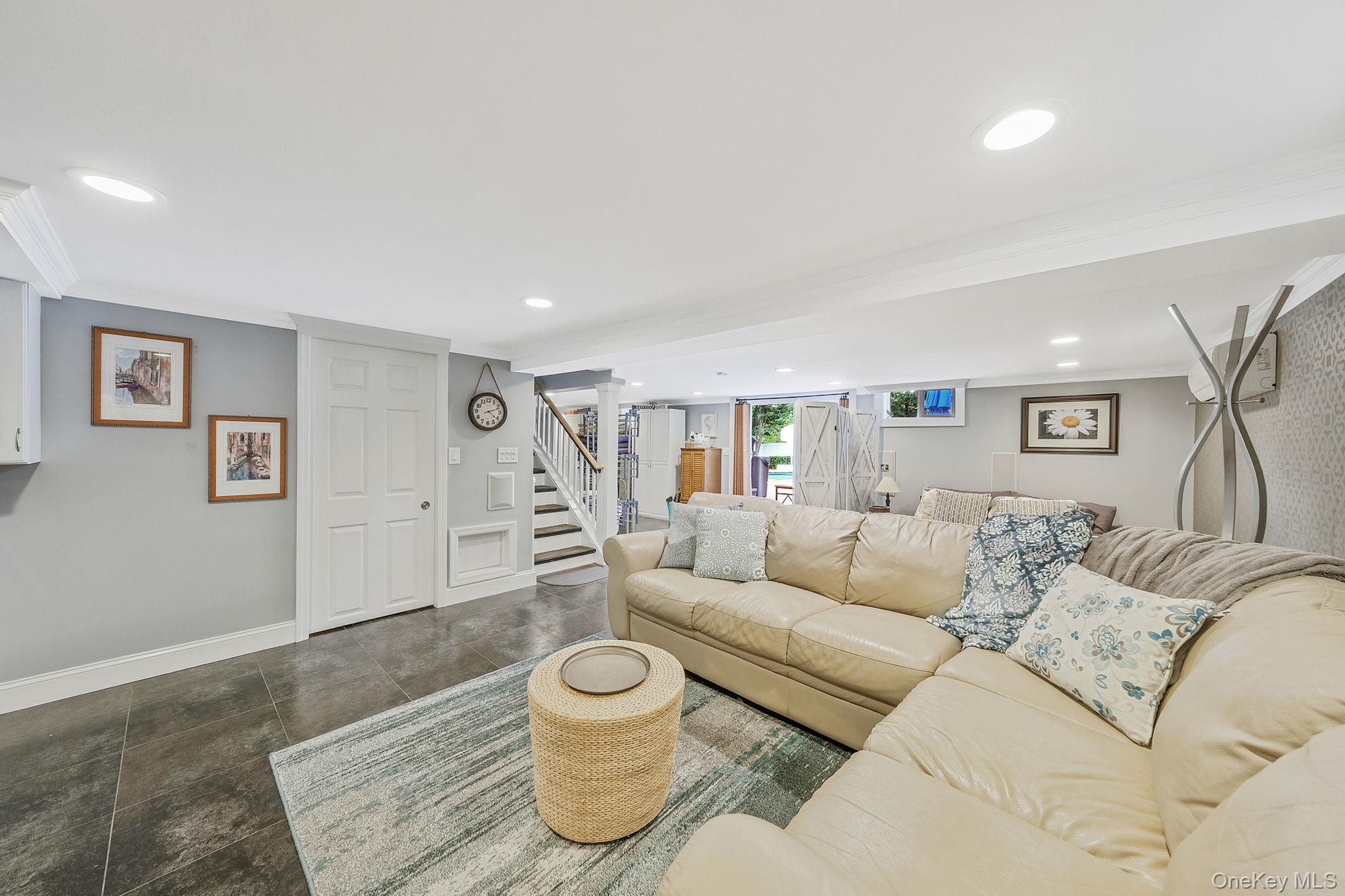 123 South Road, Wading River, NY 11792