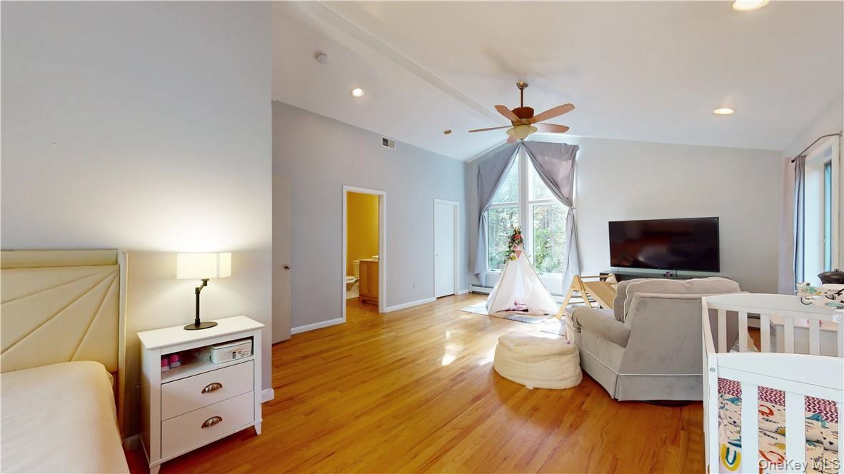 96 Old Pascack Road, Pearl River, NY 10965