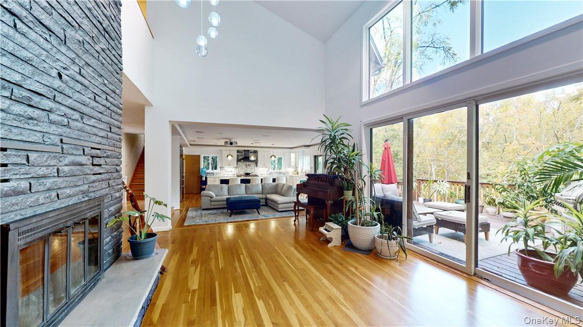 96 Old Pascack Road, Pearl River, NY 10965