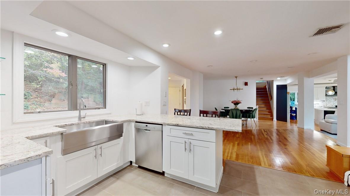 96 Old Pascack Road, Pearl River, NY 10965