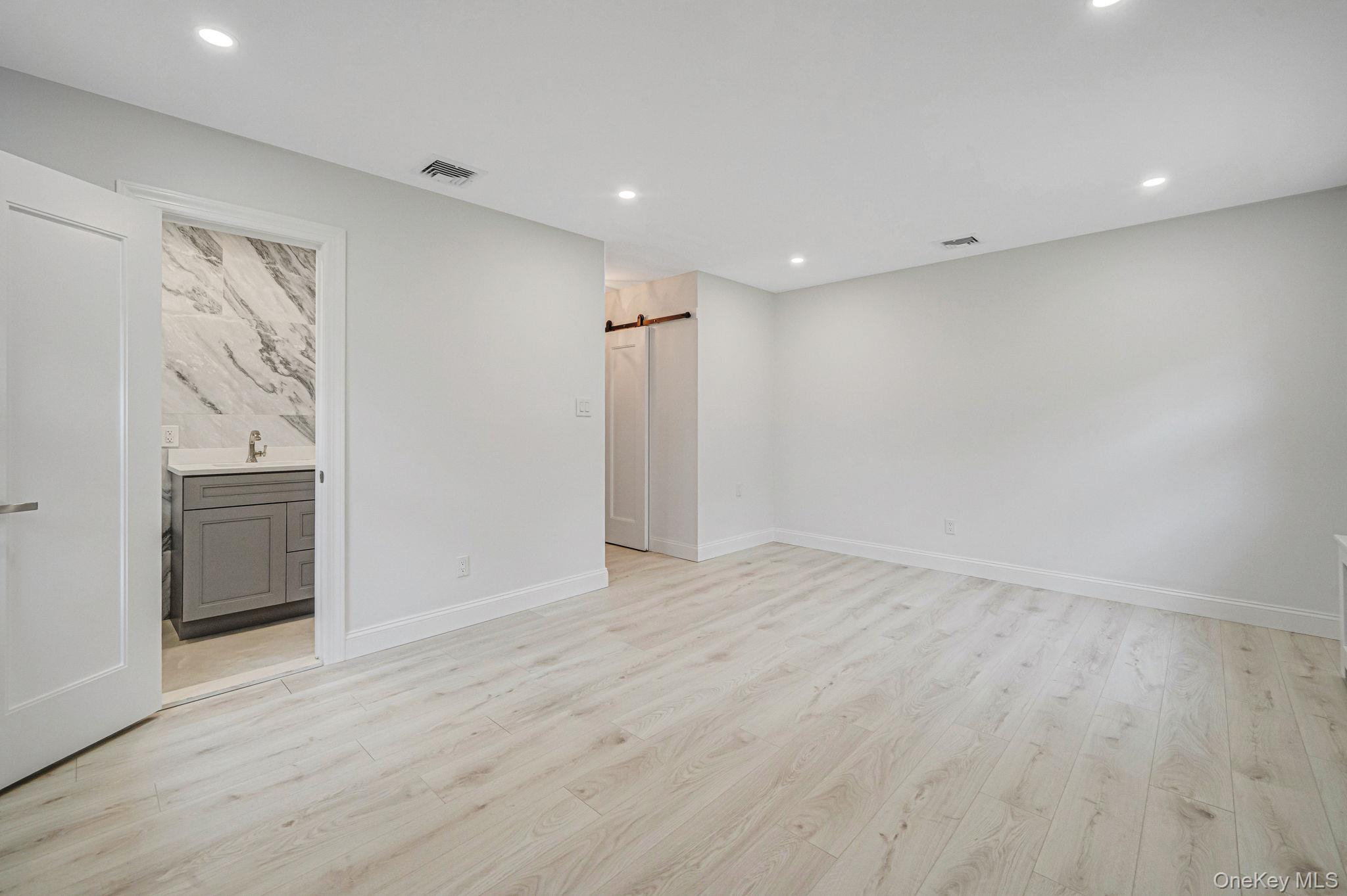 827 Aberdeen Road, West Bay Shore, NY 11706