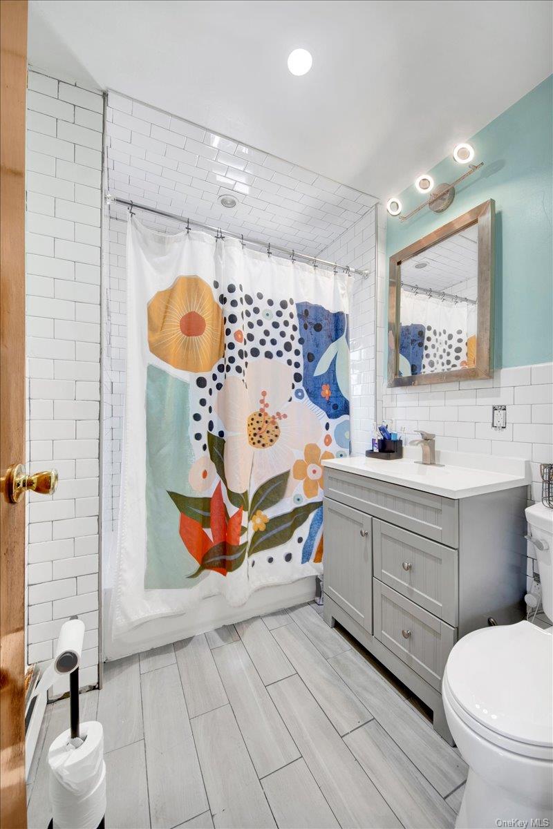 4153 Gunther Avenue, Bronx, NY 10466