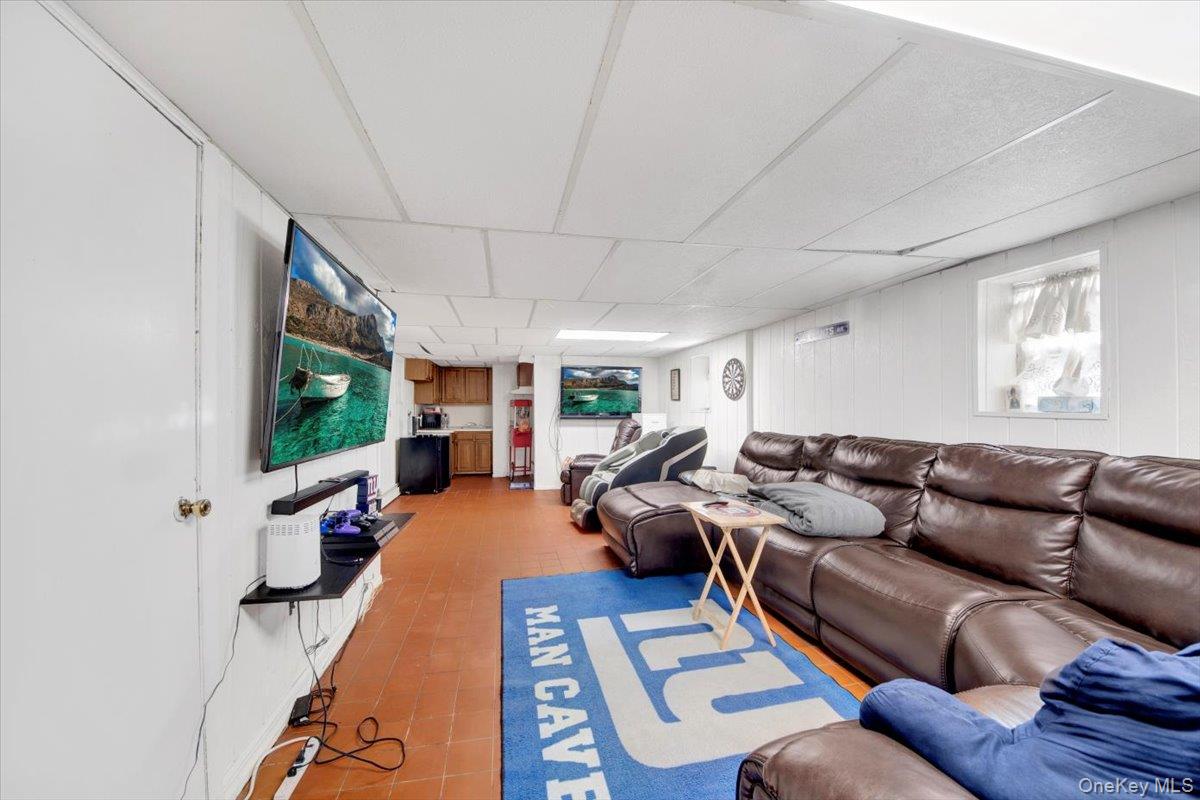 4153 Gunther Avenue, Bronx, NY 10466