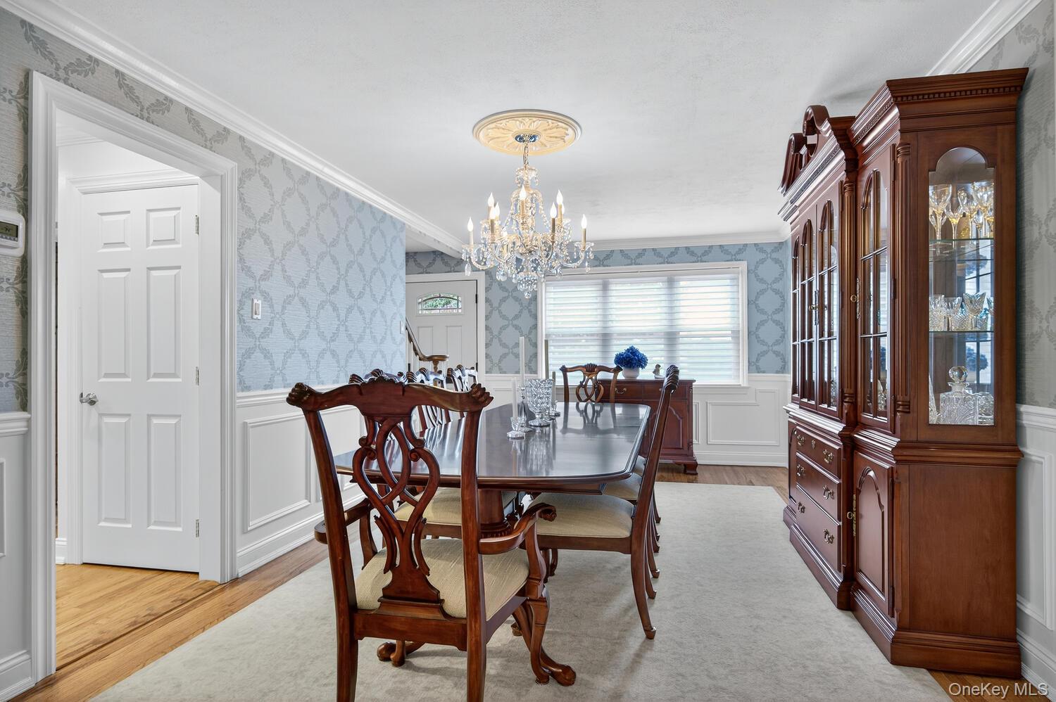 437 Andrews Road, Mineola, NY 11501