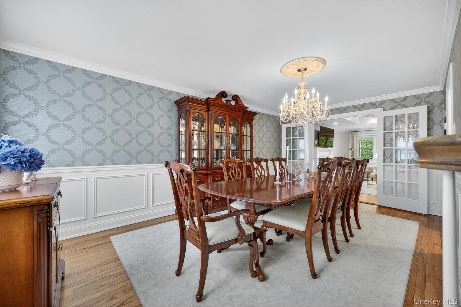 437 Andrews Road, Mineola, NY 11501