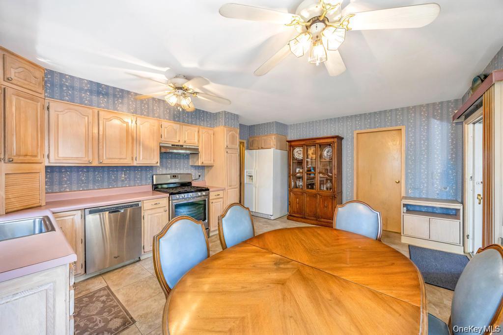 120 Soundview Drive, Rocky Point, NY 11778