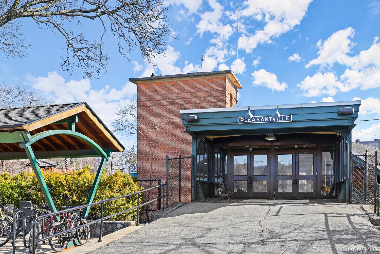 174 Lake Shore Drive, Pleasantville, NY 10570