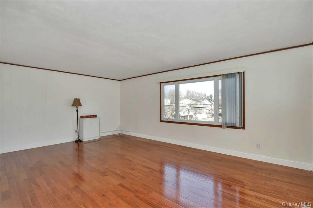 22 15th Street # Upper, Bayville, NY 11709