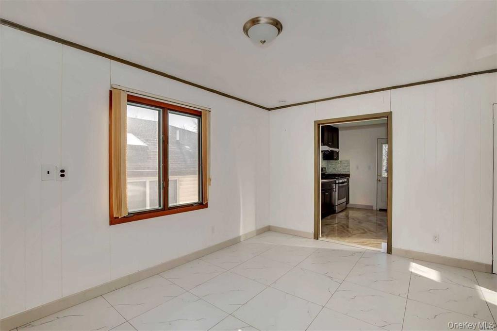 22 15th Street # Upper, Bayville, NY 11709