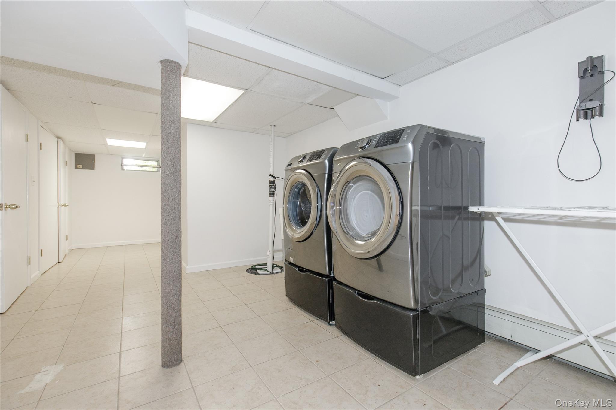 43 ELM Street, Great Neck, NY 11021