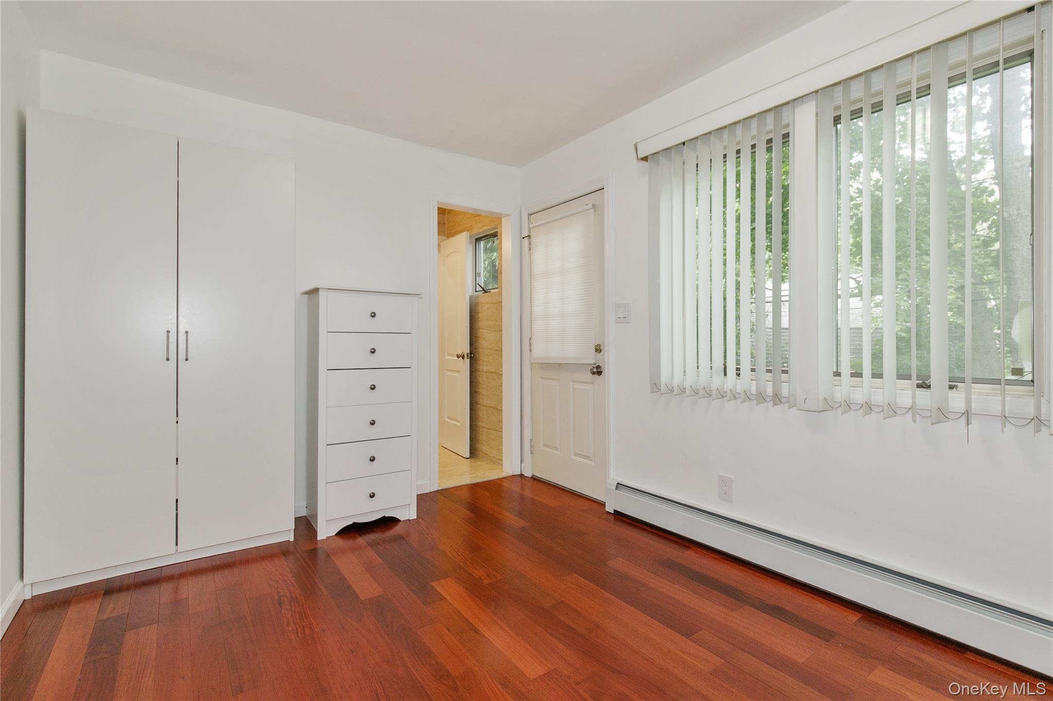 43 ELM Street, Great Neck, NY 11021