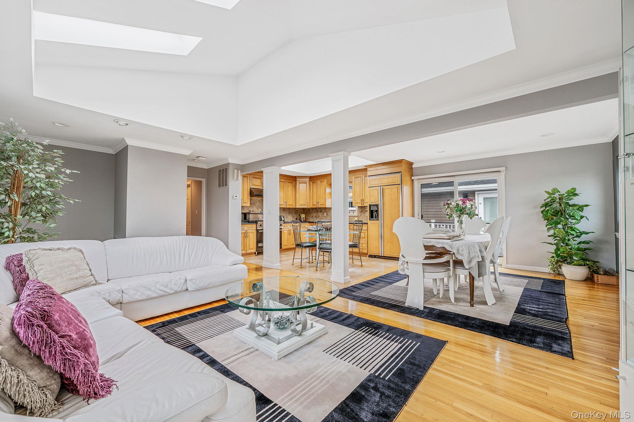 73 Elaine Drive, Oceanside, NY 11572