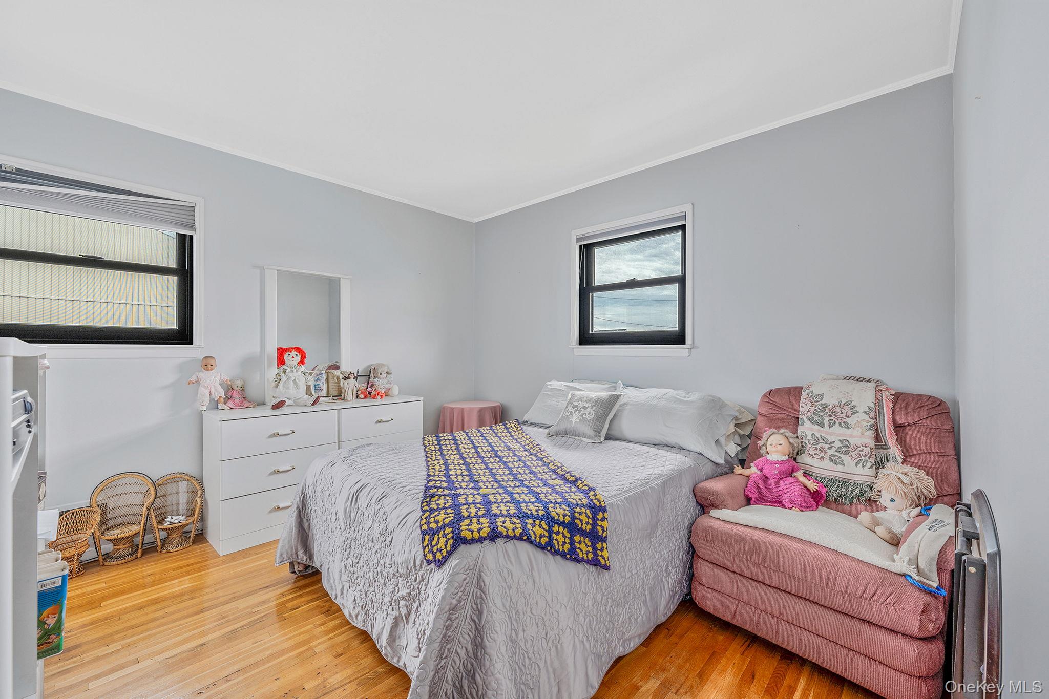 73 Elaine Drive, Oceanside, NY 11572