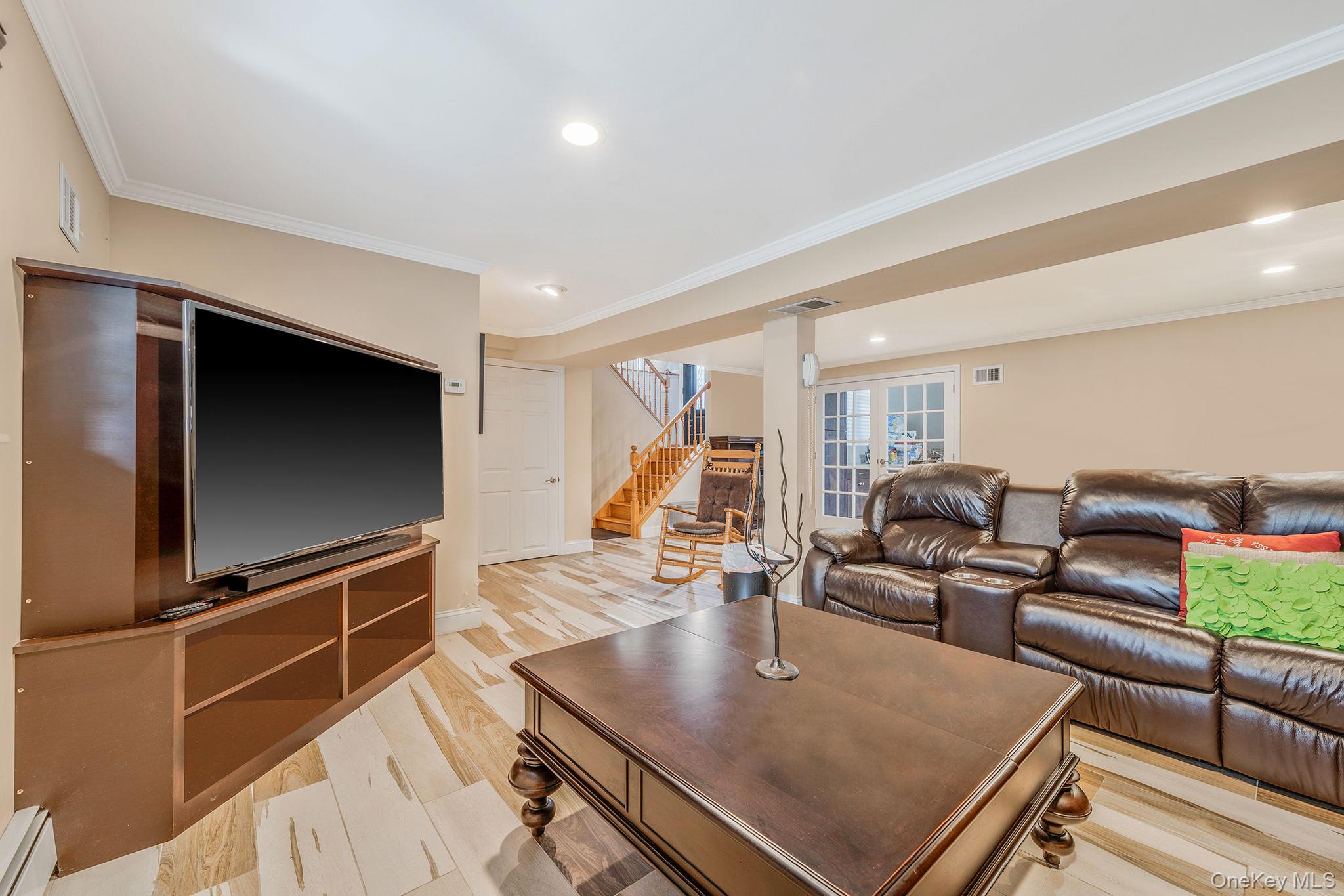 73 Elaine Drive, Oceanside, NY 11572