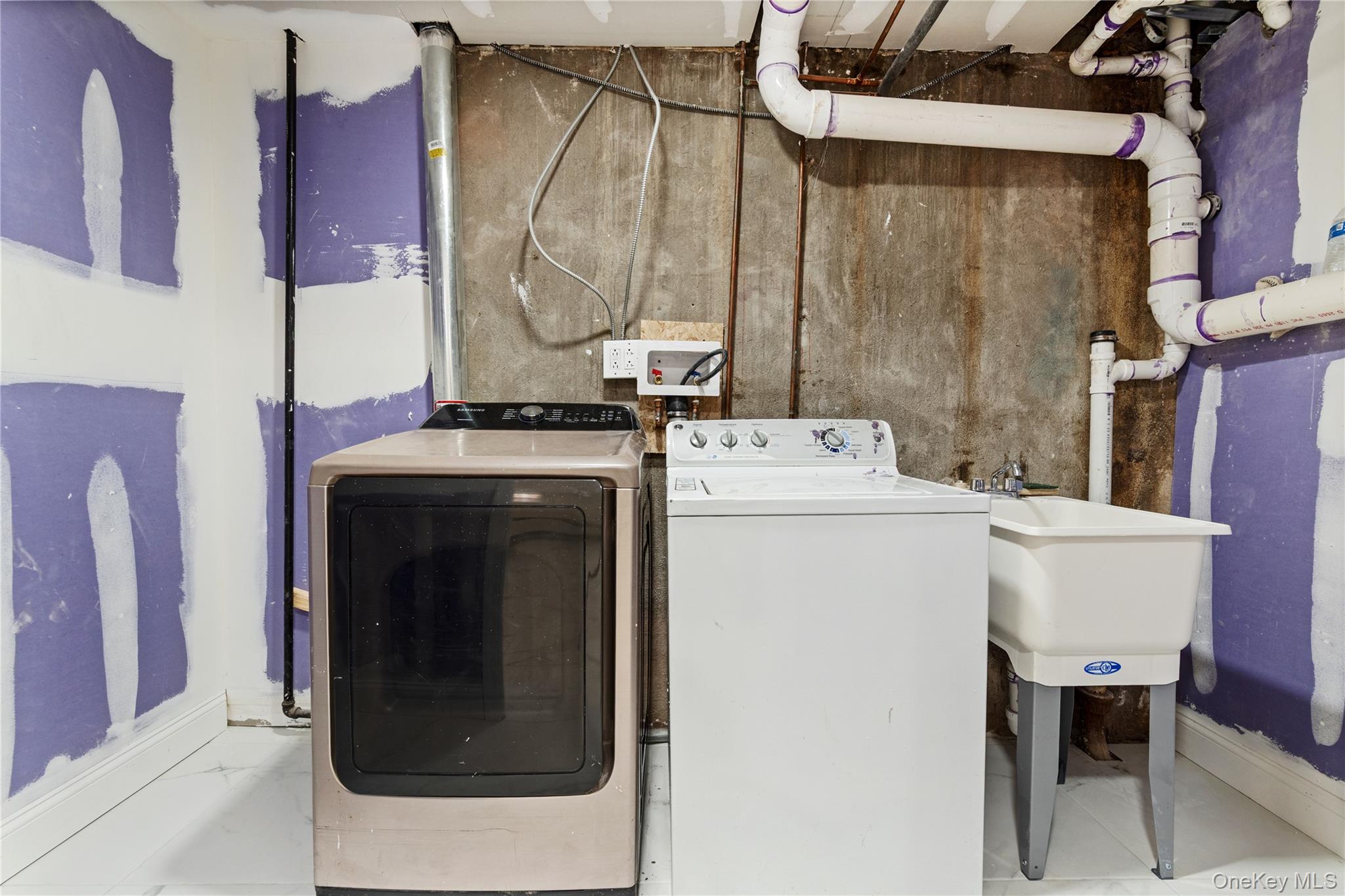 14209 45th Ave, Flushing, NY 11355