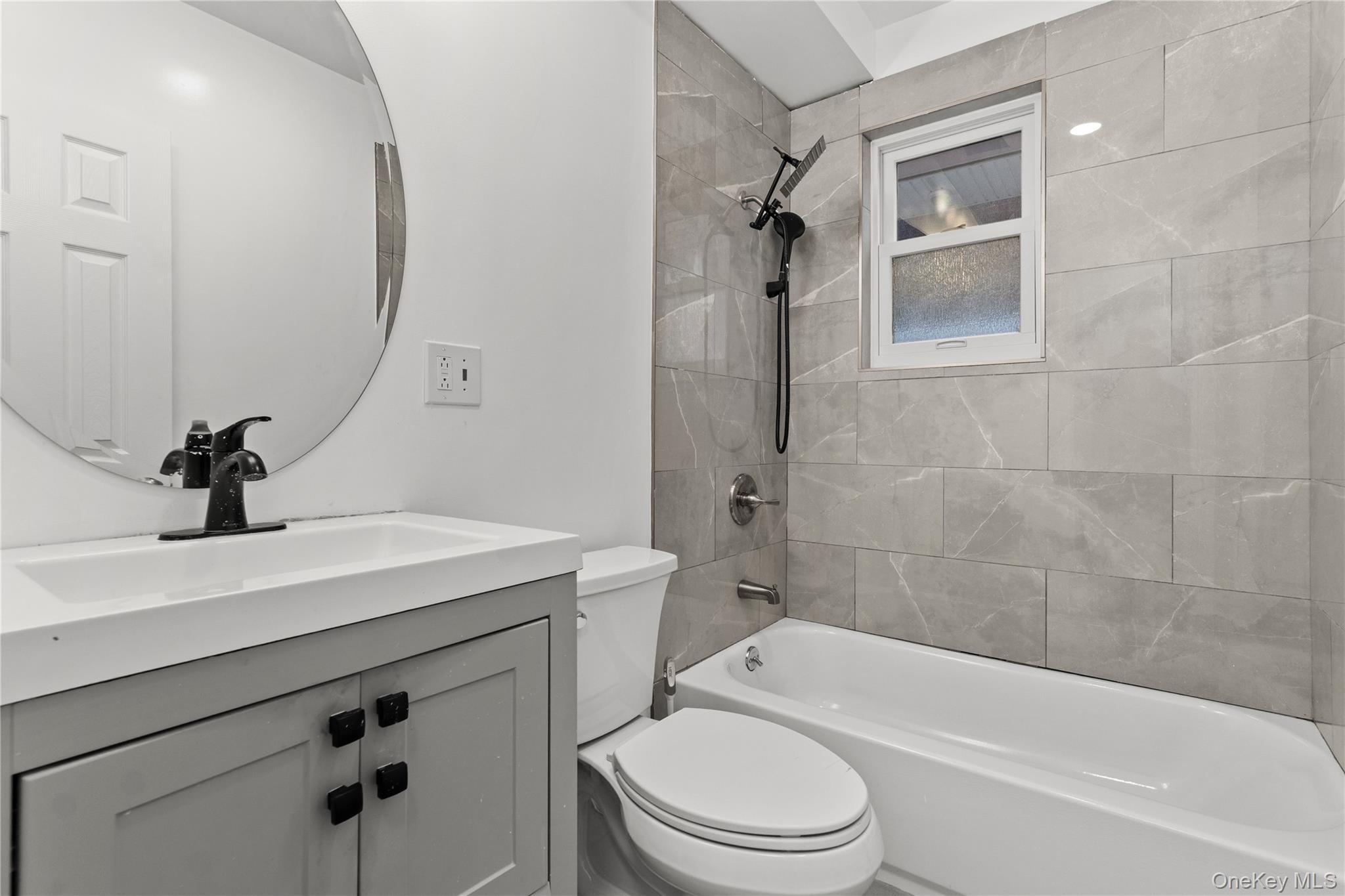 14209 45th Ave, Flushing, NY 11355