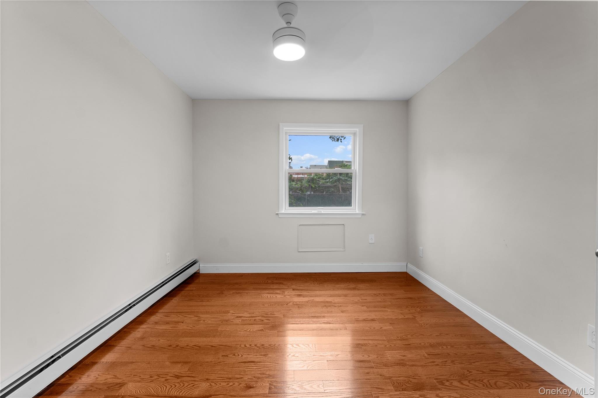 14209 45th Ave, Flushing, NY 11355