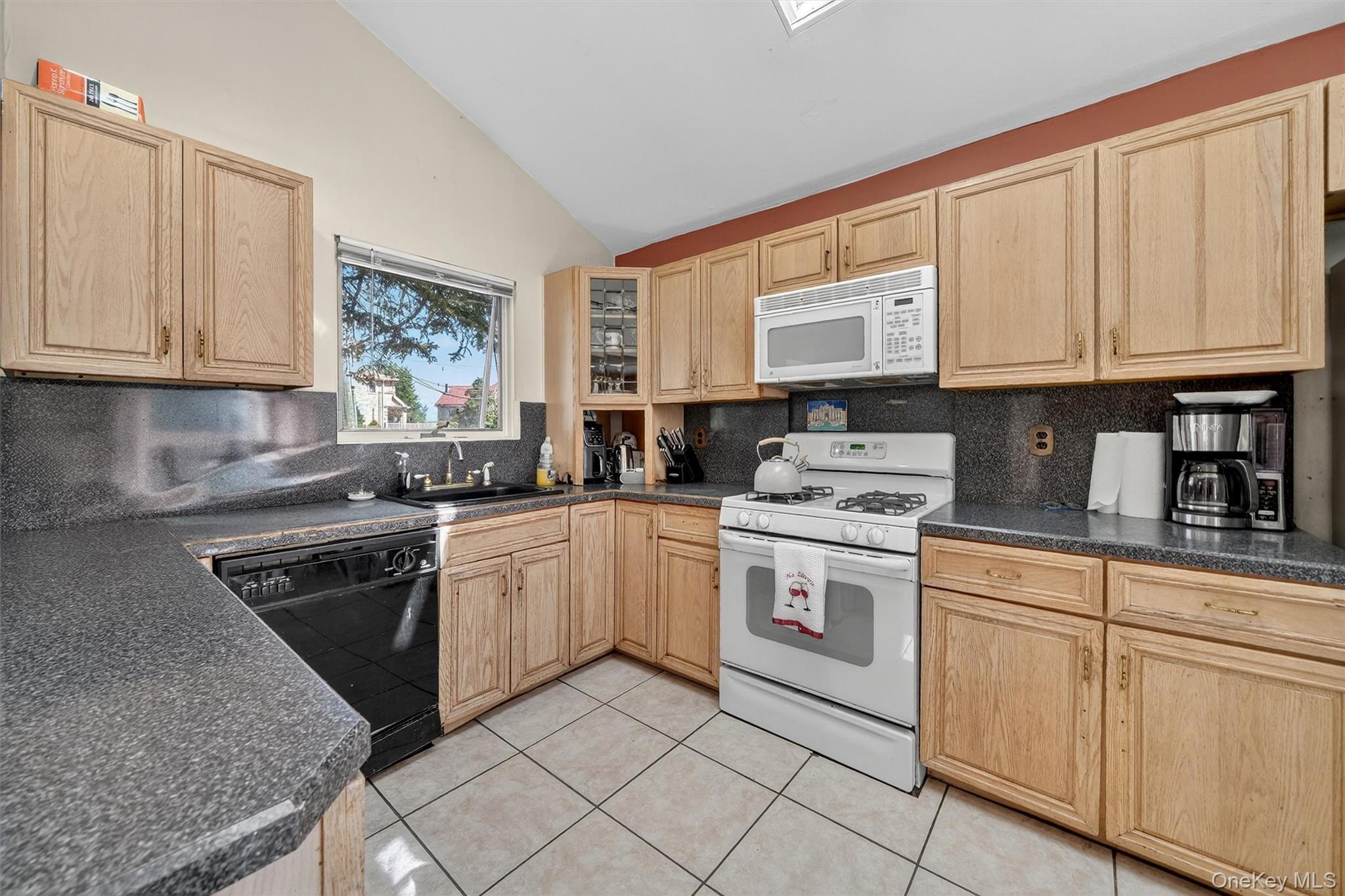 3384 Country Club Road, Bronx, NY 10465