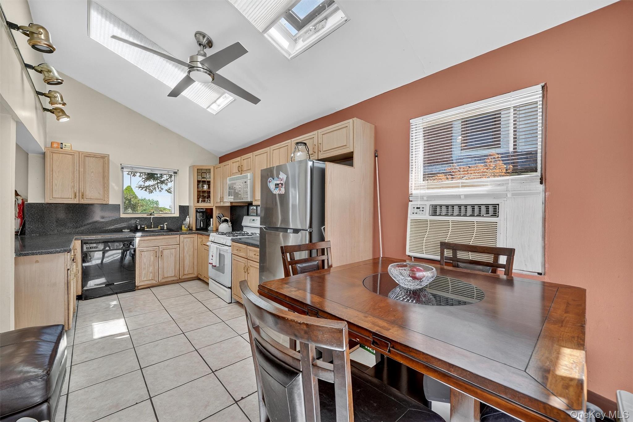 3384 Country Club Road, Bronx, NY 10465