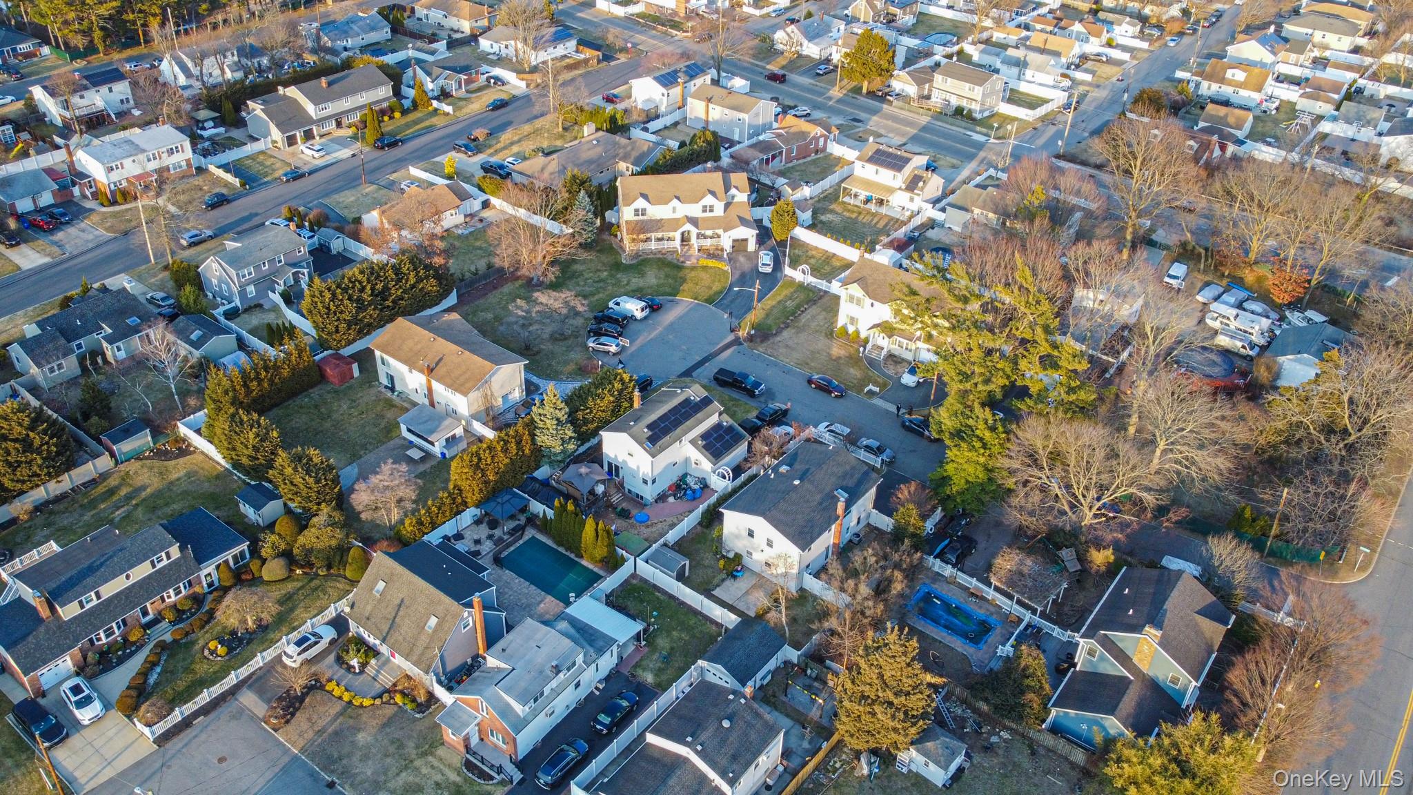 23 Madeline Lane, West Babylon, NY 11704