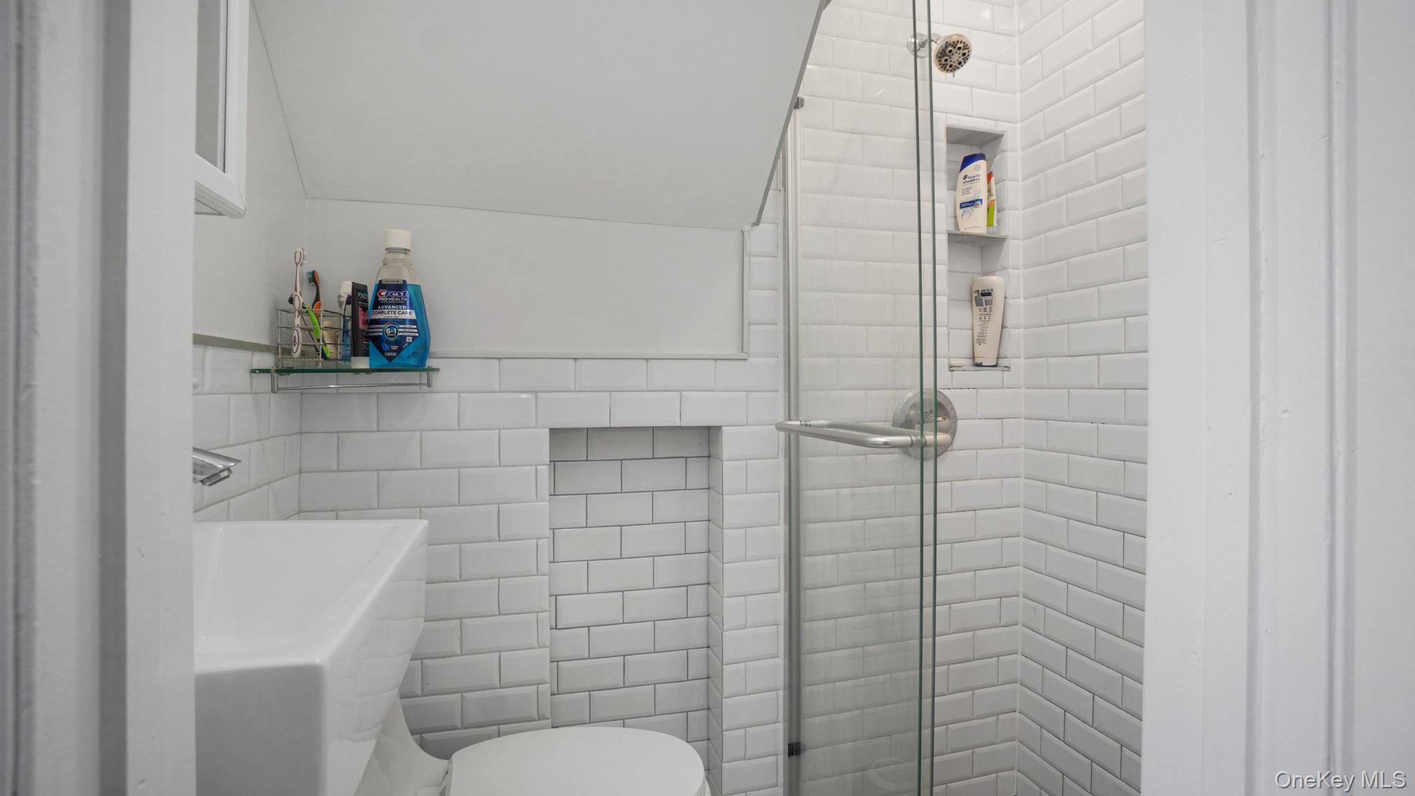 23 Madeline Lane, West Babylon, NY 11704