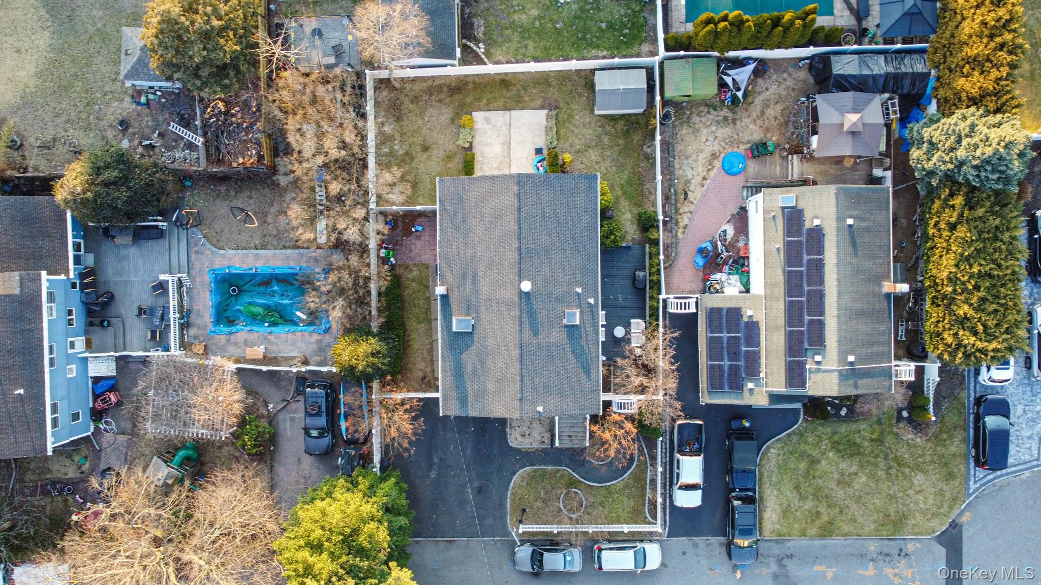 23 Madeline Lane, West Babylon, NY 11704