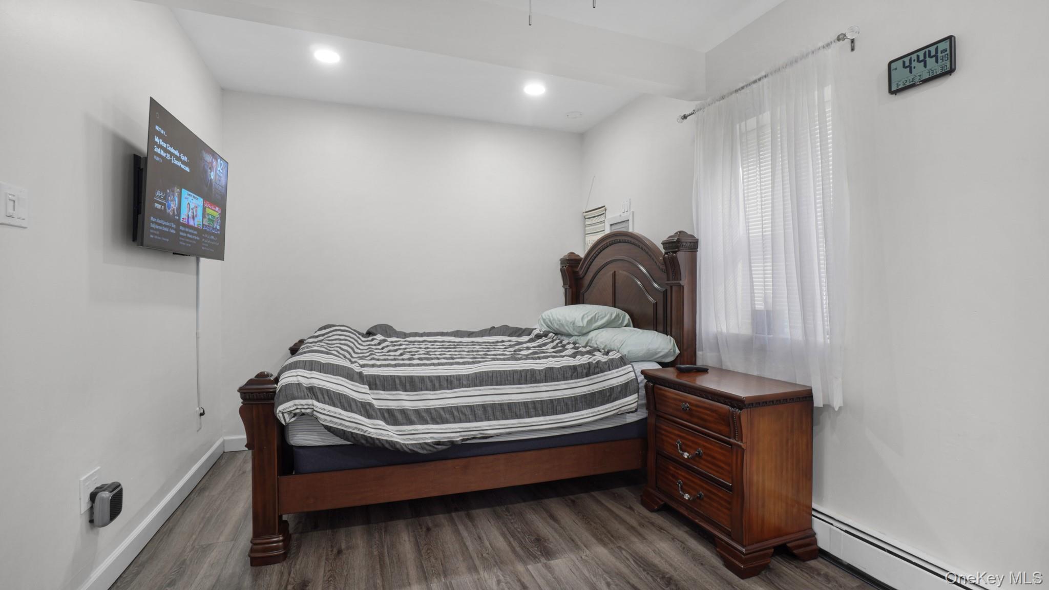 23 Madeline Lane, West Babylon, NY 11704