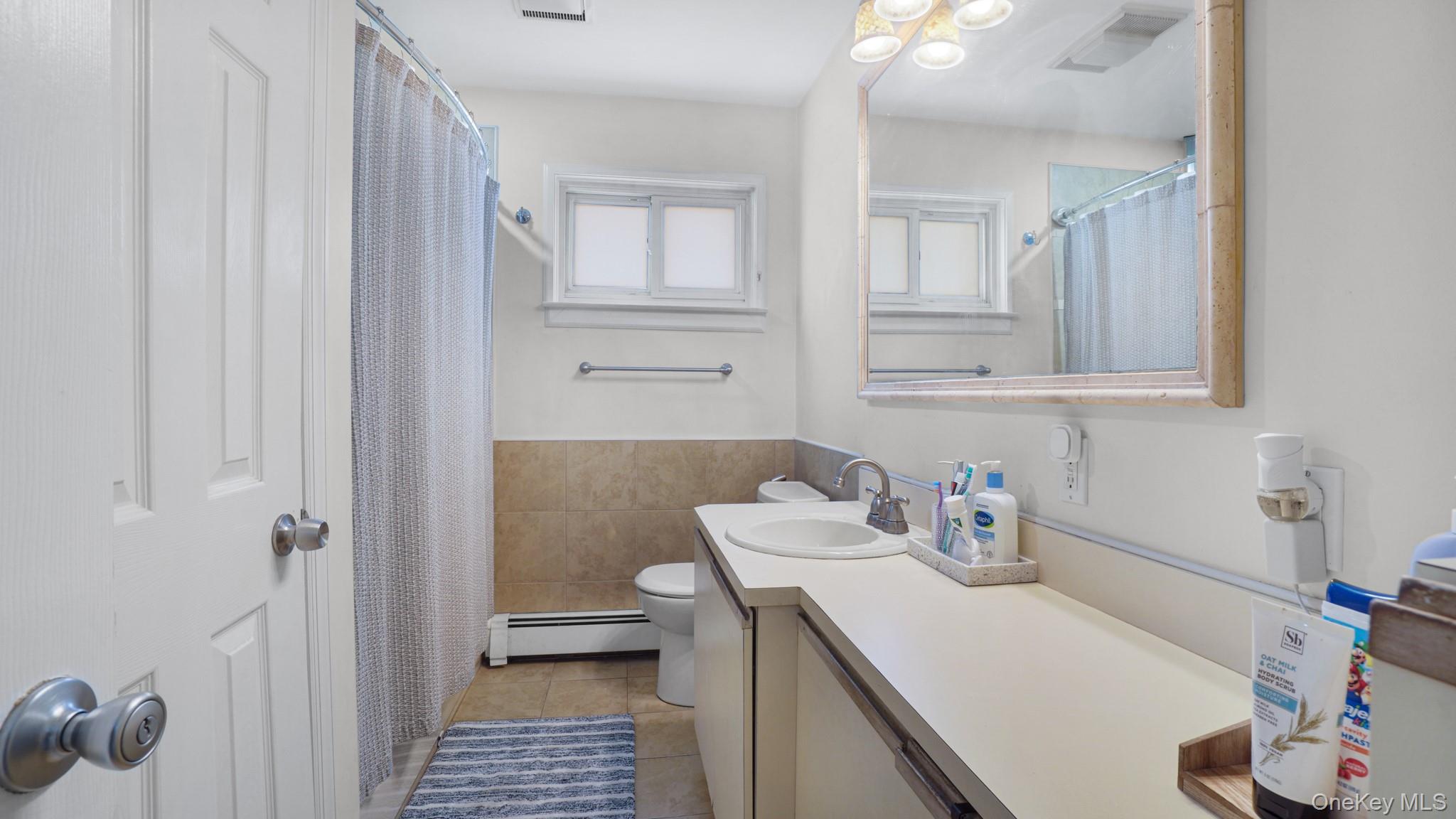 23 Madeline Lane, West Babylon, NY 11704