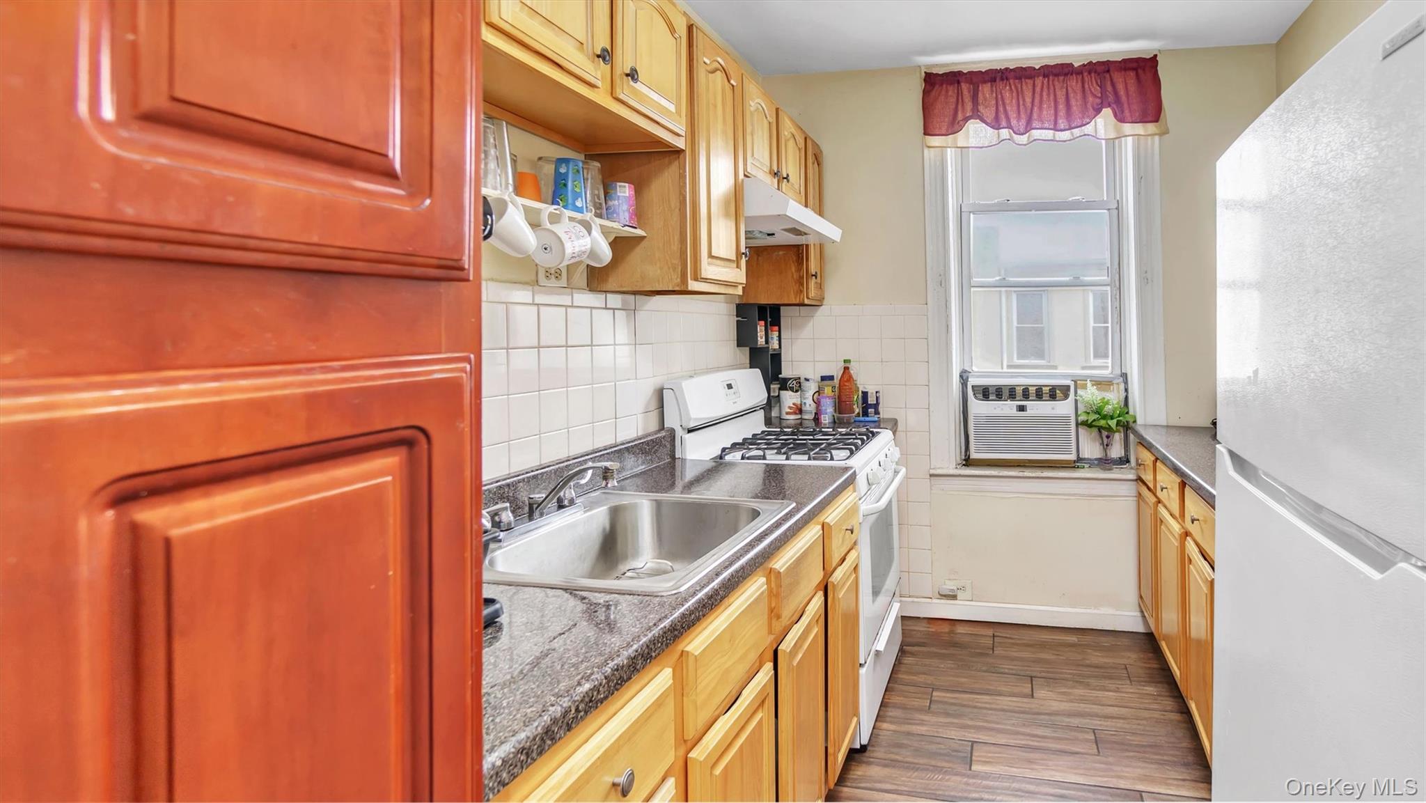 453 Ridgewood Avenue, Brooklyn, NY 11208