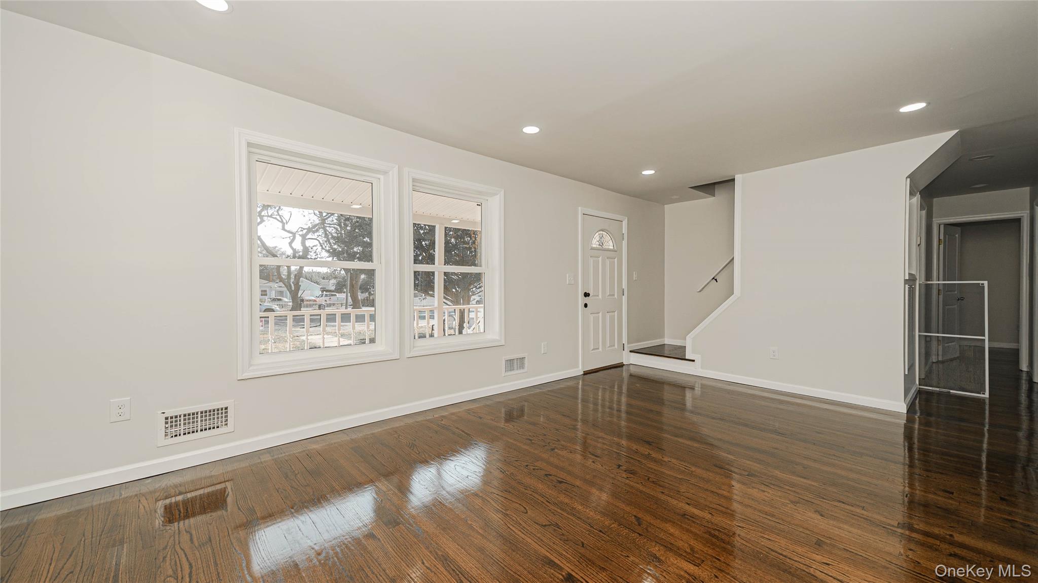 786 4th Avenue, Bay Shore, NY 11706