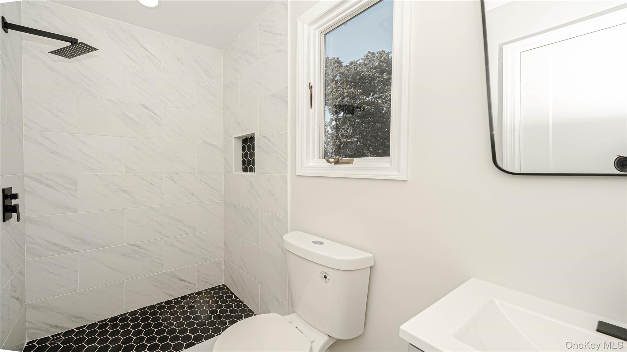 786 4th Avenue, Bay Shore, NY 11706