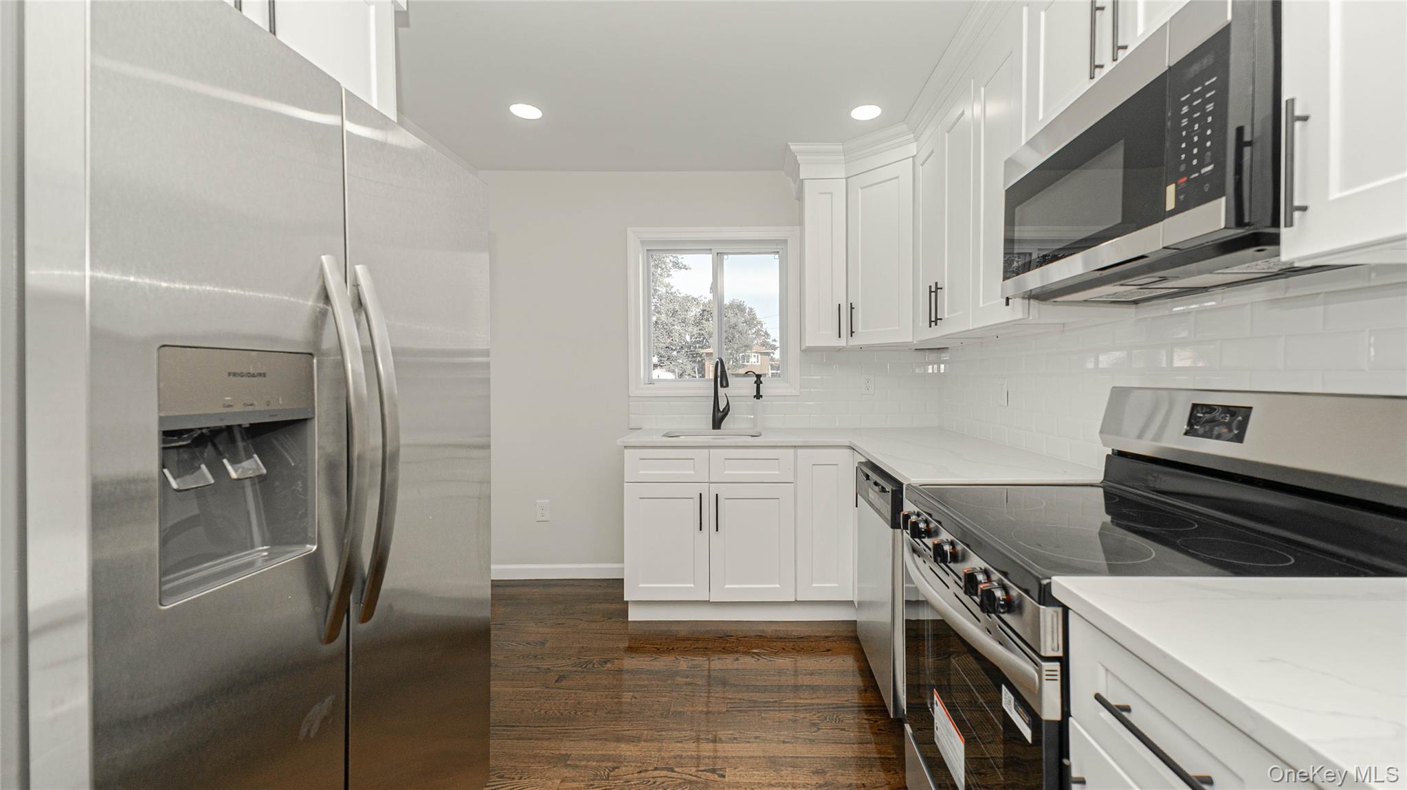 786 4th Avenue, Bay Shore, NY 11706